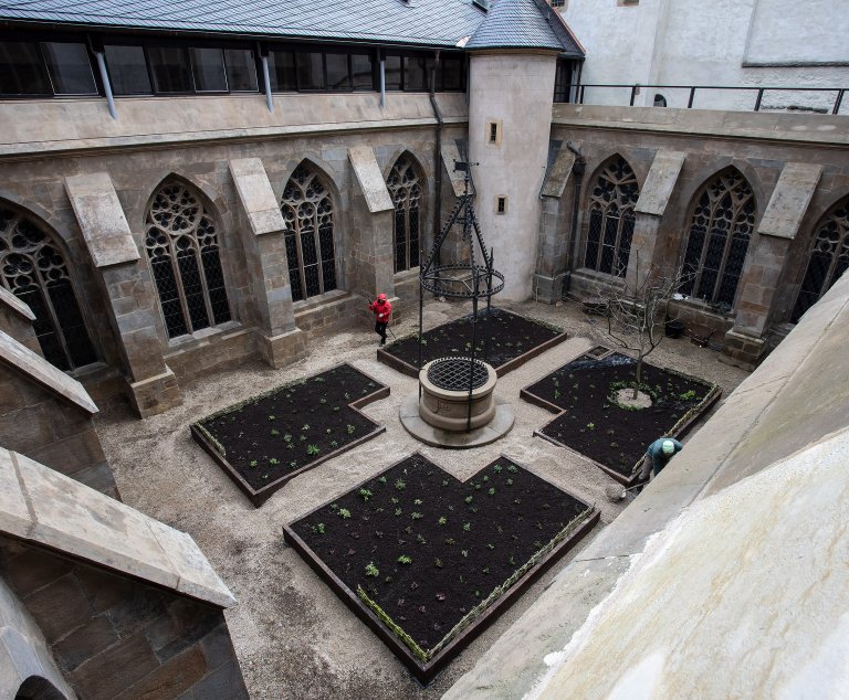 Rajský dvůr ve Zdíkově paláci Rajský dvůr ve Zdíkově paláci