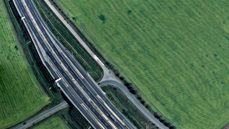 Eliška Bártová, Na okraji 3