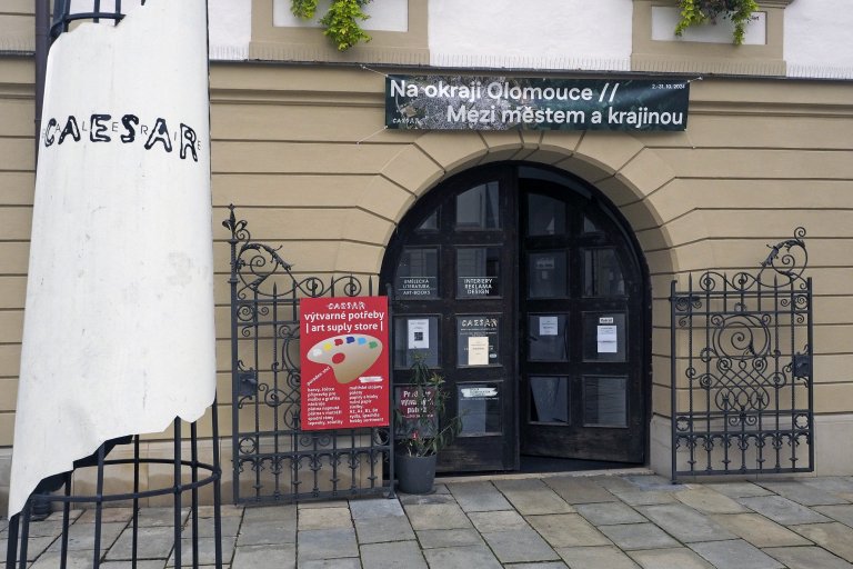 Trienále SEFO 2024 / UMPRUM Praha: Na okraji - mezi městem a krajinou Galerie Caesar - Trienále SEFO 2024 / UMPRUM Praha: Na okraji - mezi městem a krajinou