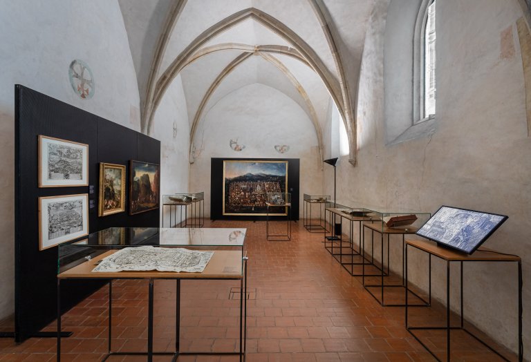 Výstava Kristova cesta na Golgotu ulicemi Jeruzaléma instalovaná ve Zdíkově paláci, foto: MUO – Markéta Lehečková Výstava Kristova cesta na Golgotu ulicemi Jeruzaléma instalovaná ve Zdíkově paláci, foto: MUO – Markéta Lehečková