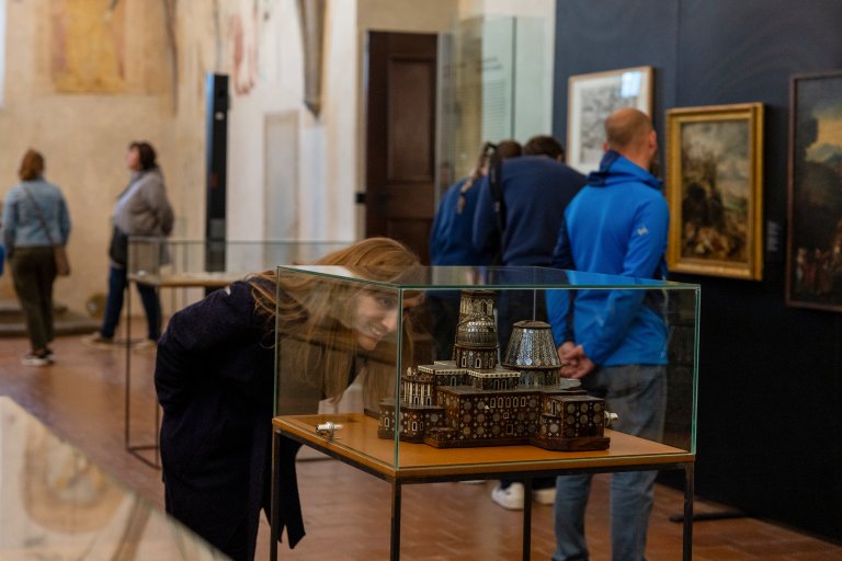 Velký zájem měli návštěvníci při Muzejní noci o výstavu Kristova cesta na Golgotu ulicemi Jeruzaléma v kapli sv. Jana Křtitele. Foto: MUO – Tereza Hrubá Velký zájem měli návštěvníci při Muzejní noci o výstavu Kristova cesta na Golgotu ulicemi Jeruzaléma v kapli sv. Jana Křtitele. Foto: MUO – Tereza Hrubá
