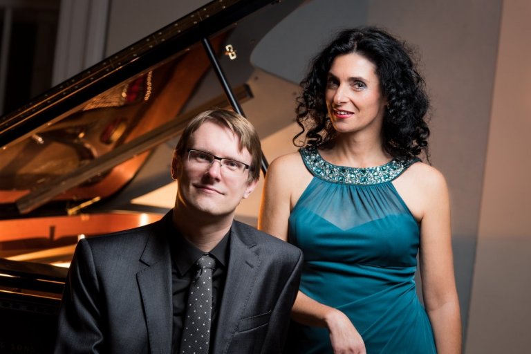 Irena Troupová (soprán) a Jan Dušek (klavír) Irena Troupová (soprán) a Jan Dušek (klavír)