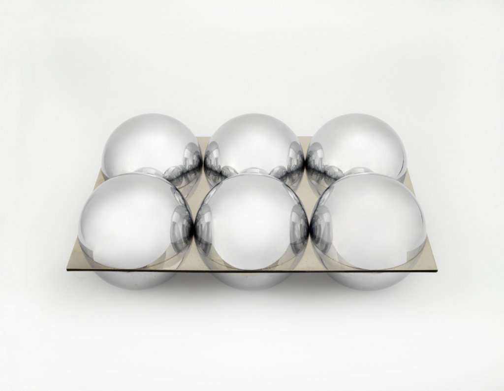 Hugo Demartini, Prostorový objekt II, 1969, chromovaný plech; 25×73×49 cm, Muzeum umění Olomouc