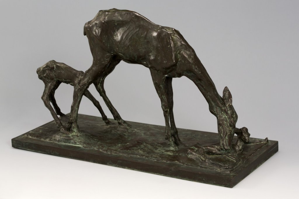 Bohumil, Kafka, Srna s mláďaty, 1905, bronz; výška 29 cm, Muzeum umění Olomouc